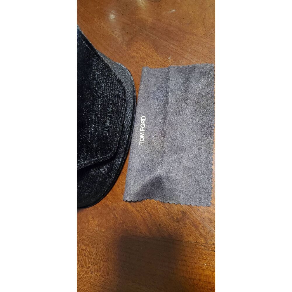 Tom Fold Black large Velvet Sunglasses Case only - Picture 13 of 13